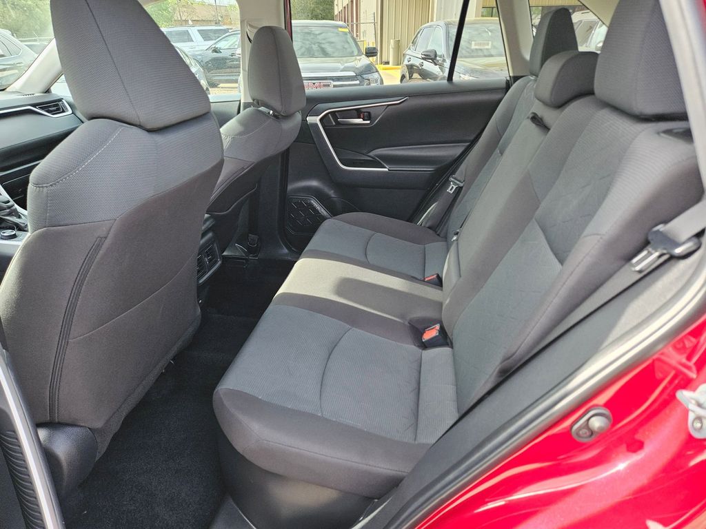 Thumbnail: 2025 Toyota RAV4 - 27