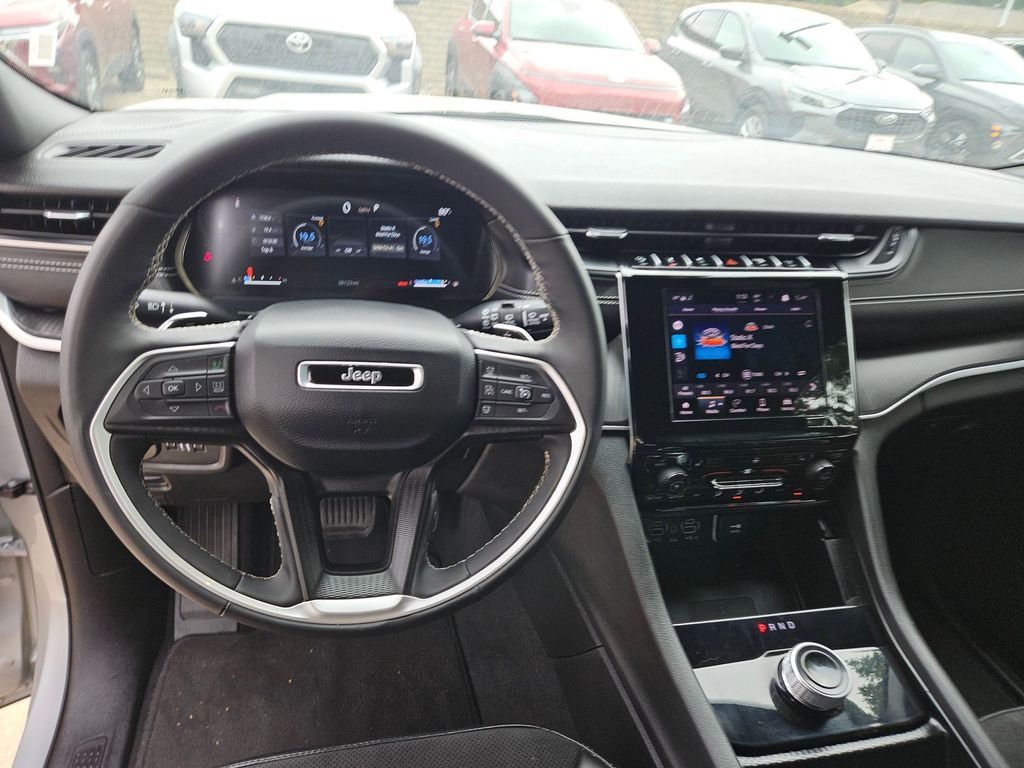 Thumbnail: 2025 Jeep Grand Cherokee - 17