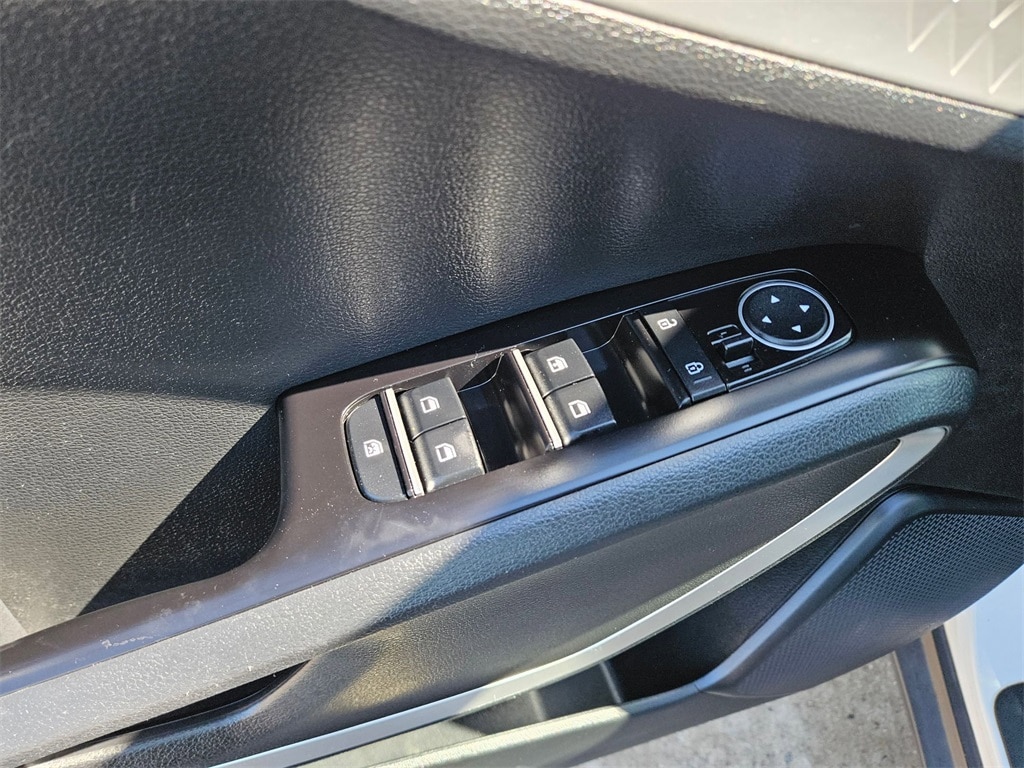 Thumbnail: 2023 Kia Soul - 15