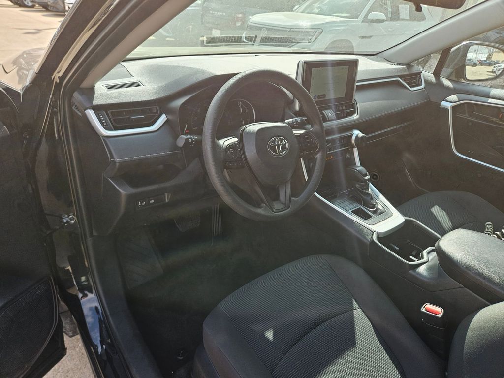 Thumbnail: 2025 Toyota RAV4 - 13