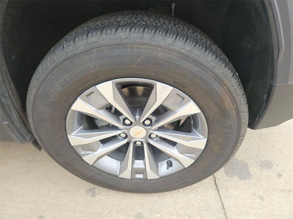 Thumbnail: 2025 Chevrolet Equinox - 25