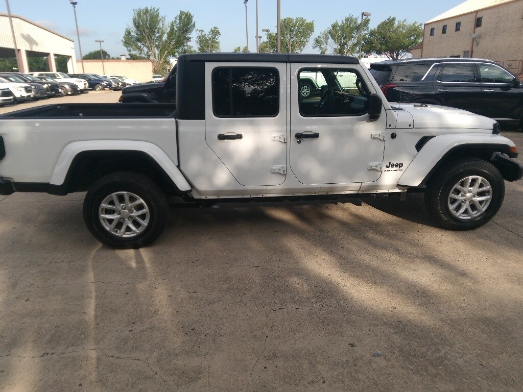 Thumbnail: 2023 Jeep Gladiator - 7