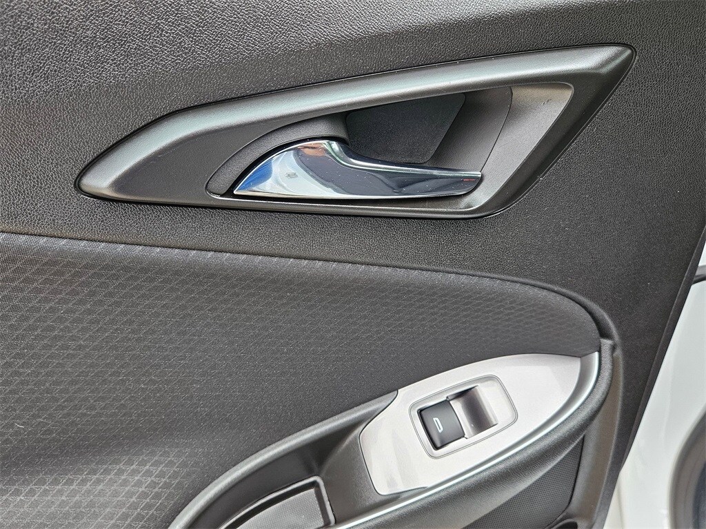Thumbnail: 2023 Chevrolet Malibu - 23