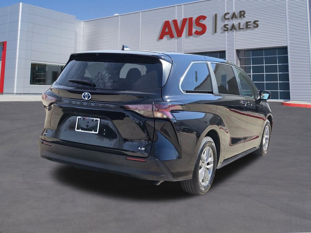 Thumbnail: 2025 Toyota Sienna - 6