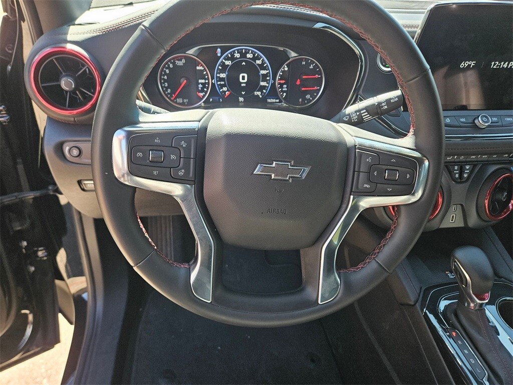 Thumbnail: 2025 Chevrolet Blazer - 16