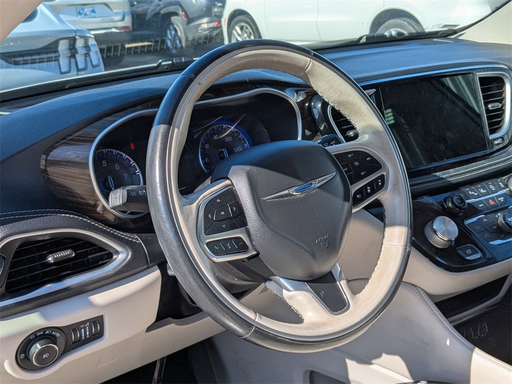 Thumbnail: 2021 Chrysler Pacifica - 15