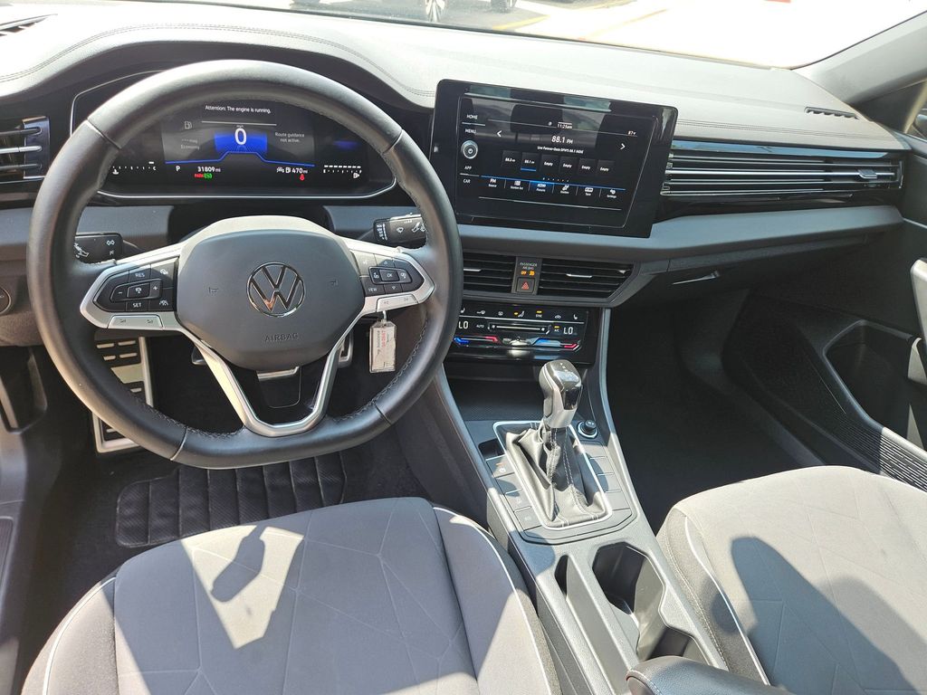 Thumbnail: 2025 Volkswagen Jetta - 16