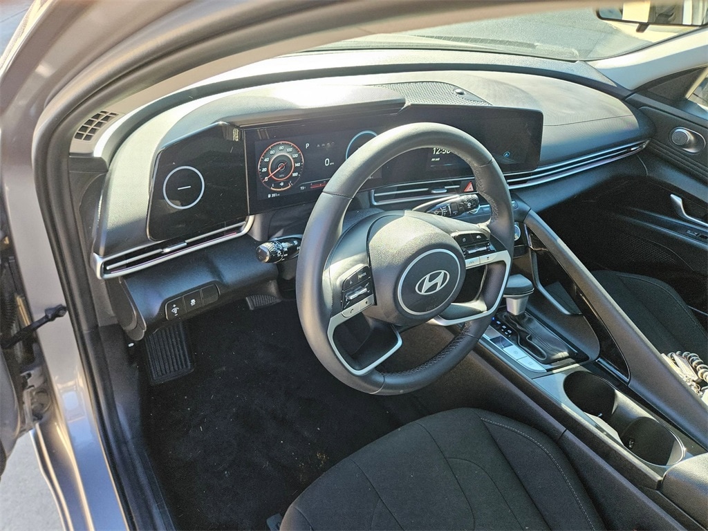 Thumbnail: 2025 Hyundai Elantra - 13