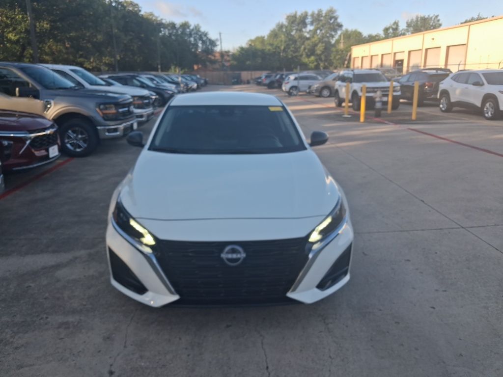 Thumbnail: 2025 Nissan Altima - 5