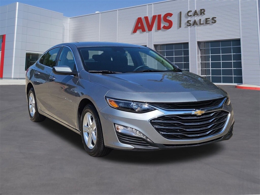 2024 Chevrolet Malibu 1LT photo 3