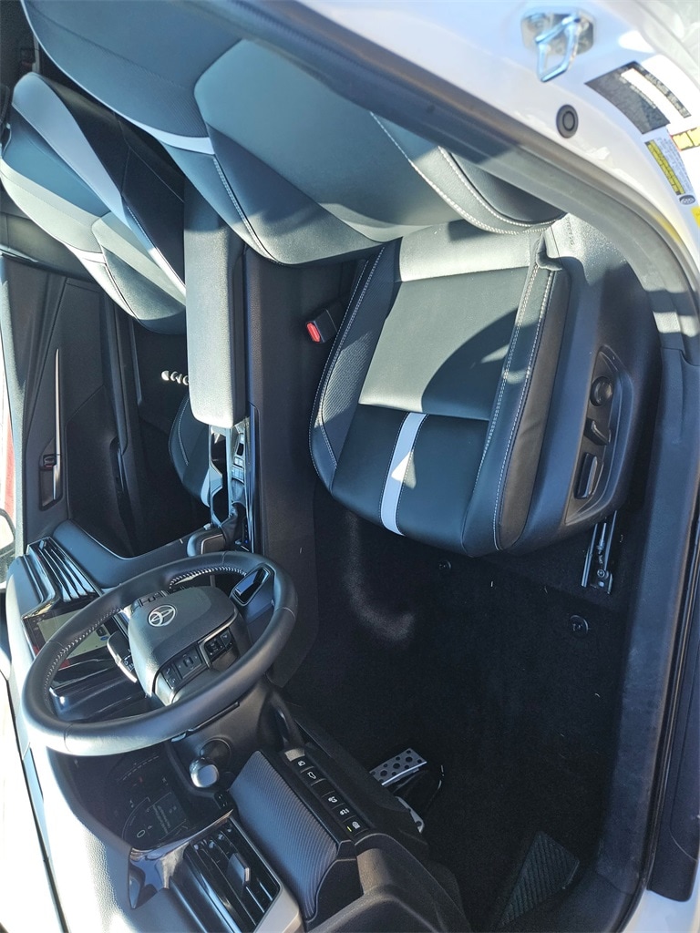 Thumbnail: 2025 Toyota Camry - 11