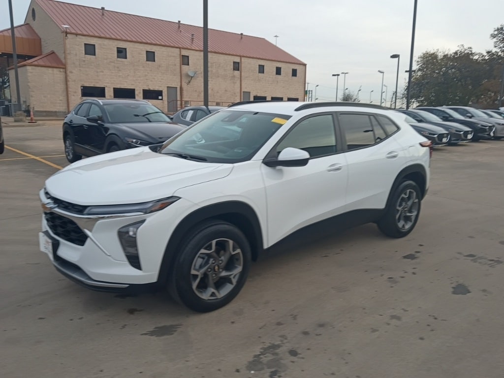 Thumbnail: 2025 Chevrolet Trax - 1