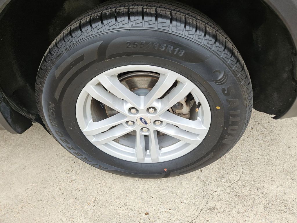 Thumbnail: 2024 Ford Explorer - 25