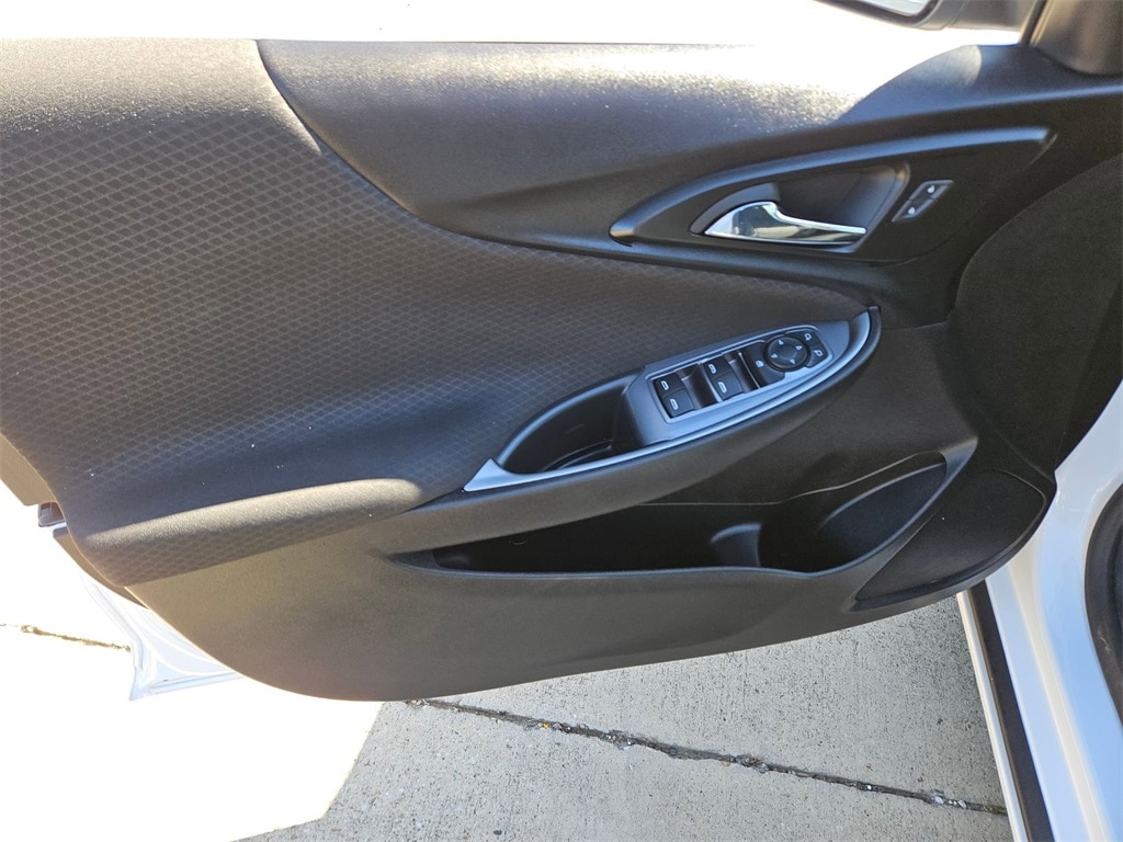 Thumbnail: 2023 Chevrolet Malibu - 13