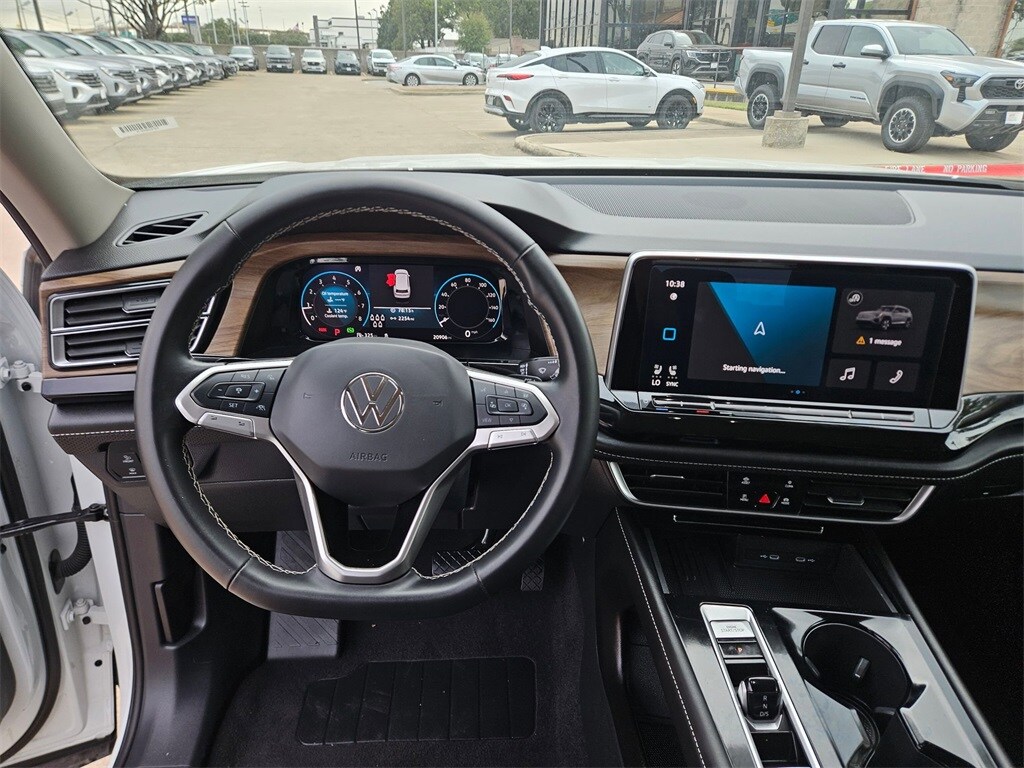 Thumbnail: 2025 Volkswagen Atlas - 16