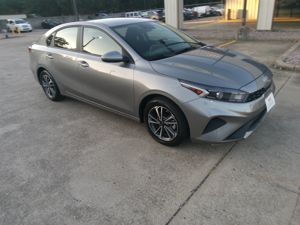 Thumbnail: 2024 Kia Forte - 8