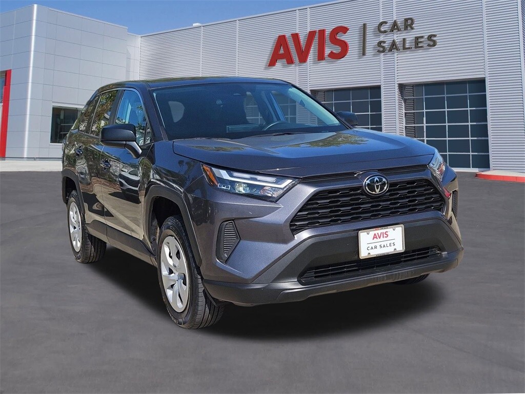 2024 Toyota RAV4 LE photo 3