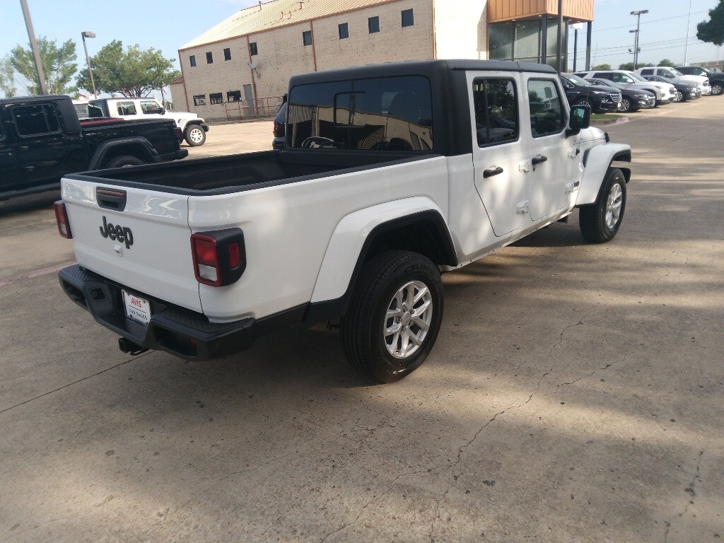 Thumbnail: 2023 Jeep Gladiator - 6