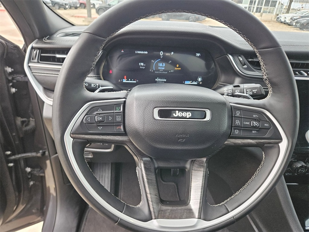 Thumbnail: 2024 Jeep Grand Cherokee L - 17