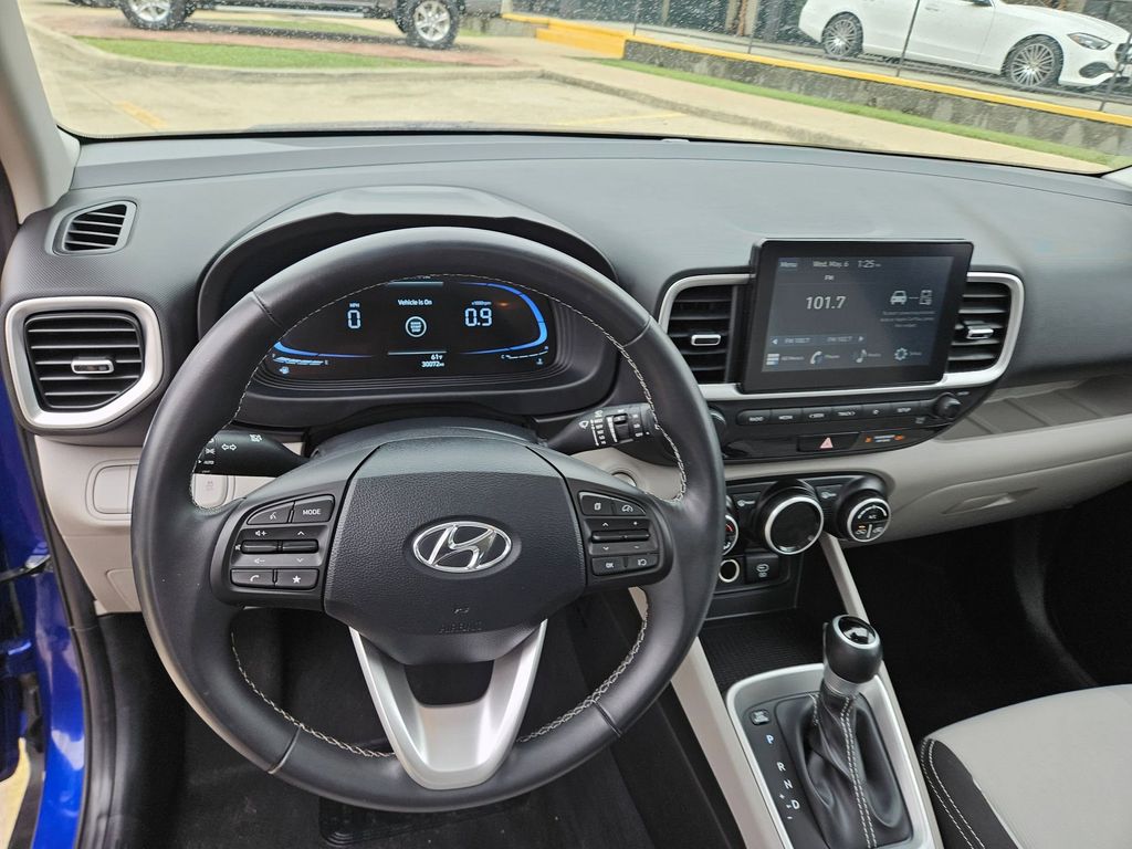 Thumbnail: 2025 Hyundai Venue - 17