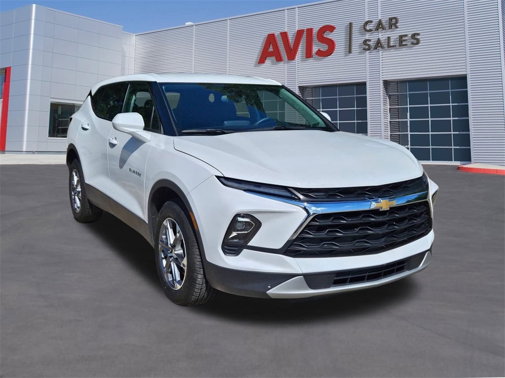 Thumbnail: 2023 Chevrolet Blazer - 3