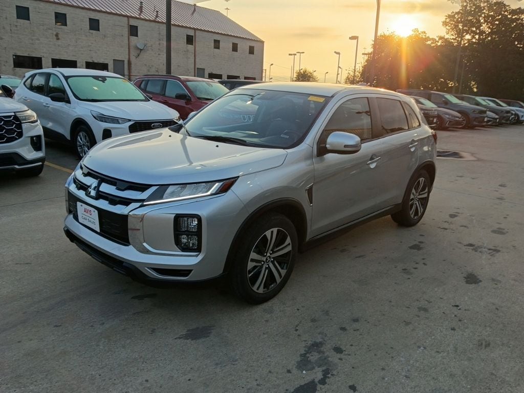2025 Mitsubishi Outlander Sport's photo