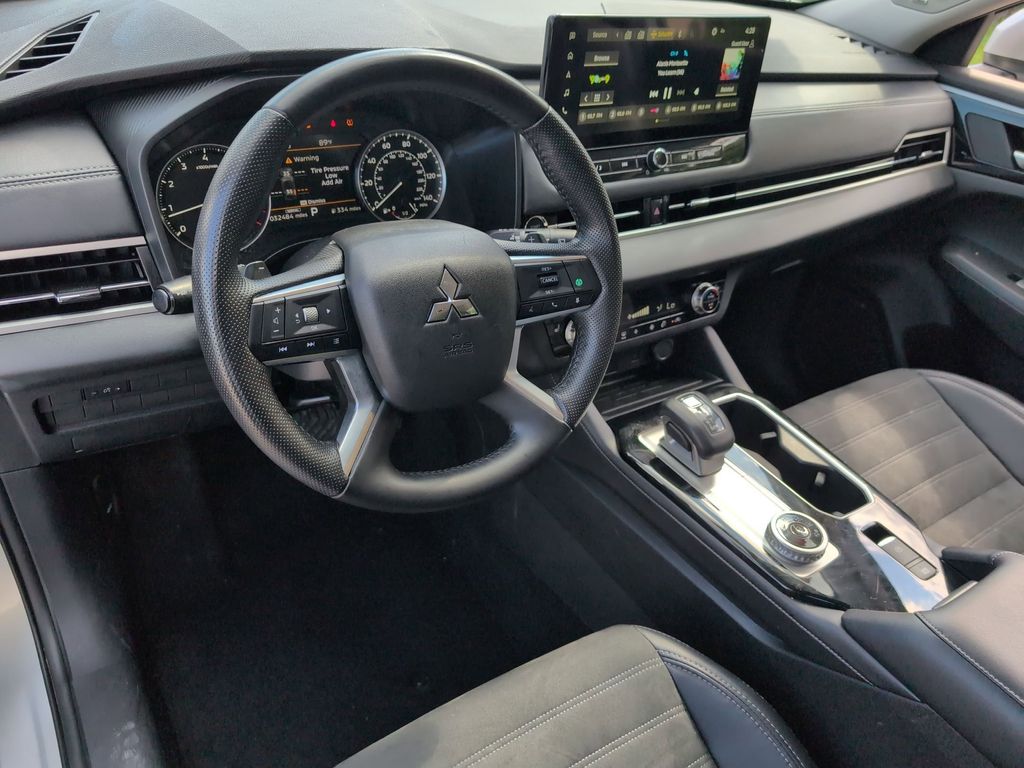 Thumbnail: 2025 Mitsubishi Outlander - 15