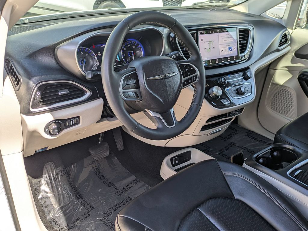Thumbnail: 2024 Chrysler Pacifica - 14