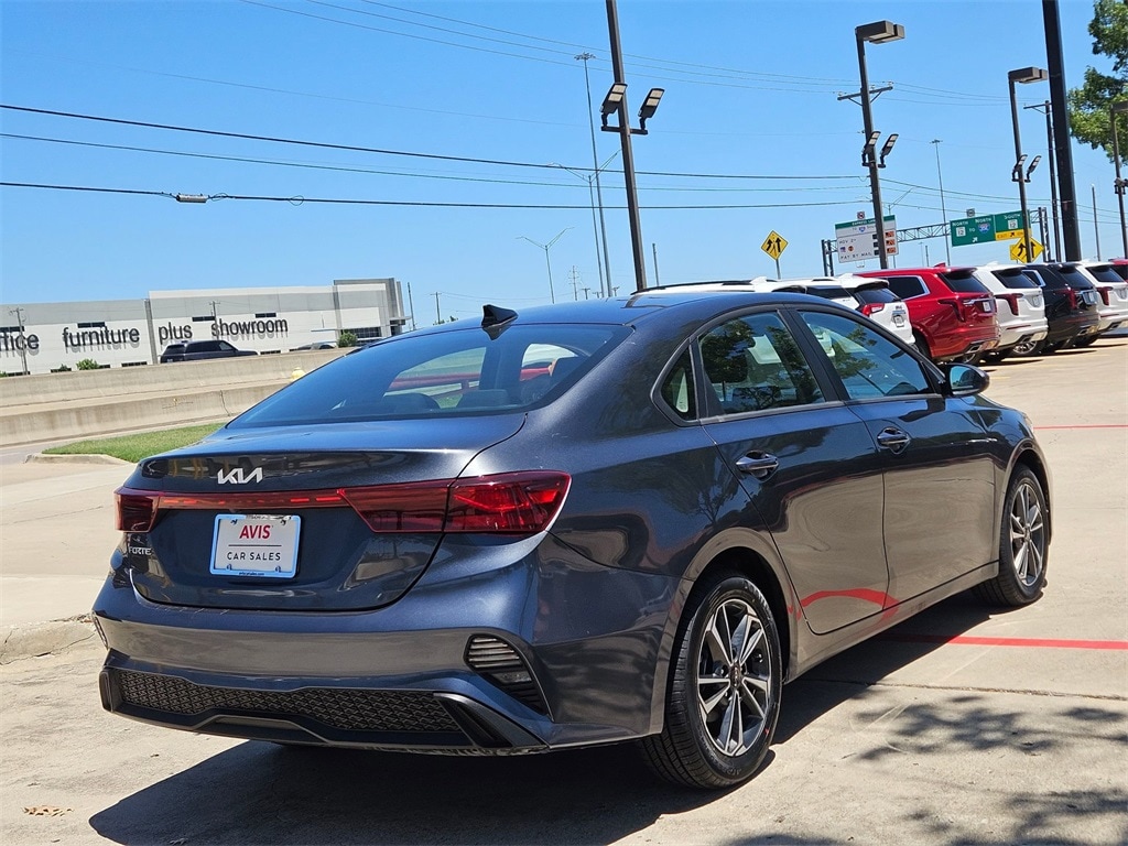 Thumbnail: 2024 Kia Forte - 5
