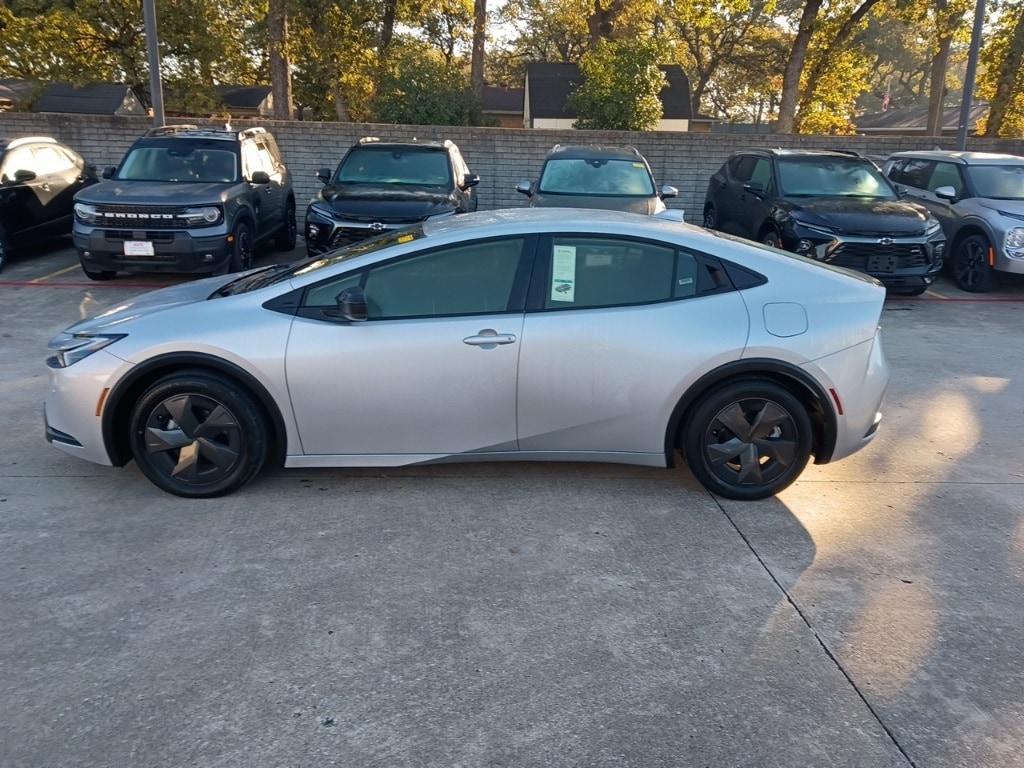 Thumbnail: 2025 Toyota Prius - 4