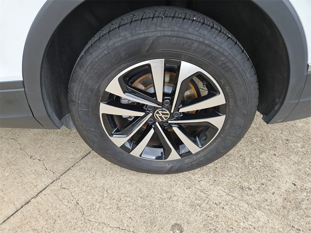 Thumbnail: 2024 Volkswagen Tiguan - 29