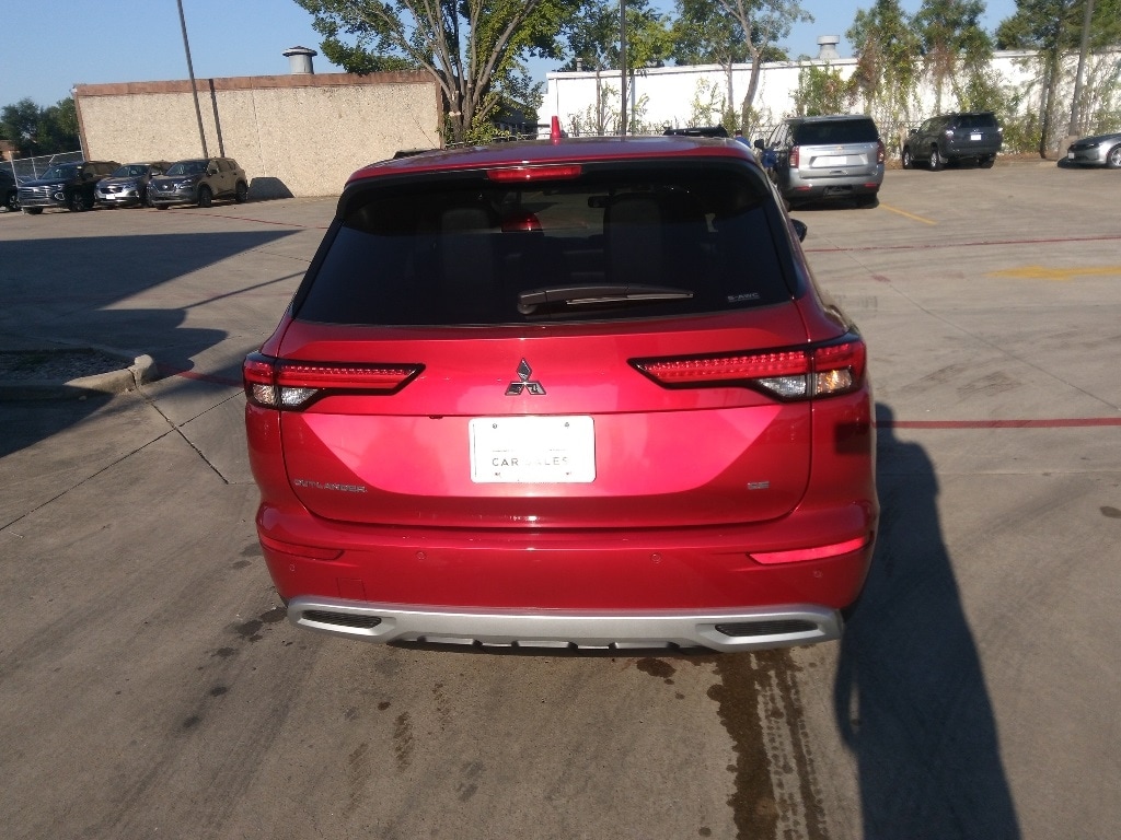 Thumbnail: 2024 Mitsubishi Outlander - 6