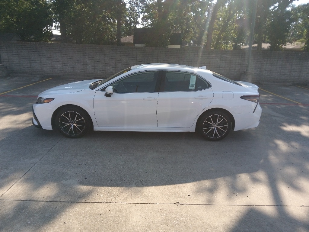 Thumbnail: 2024 Toyota Camry - 8