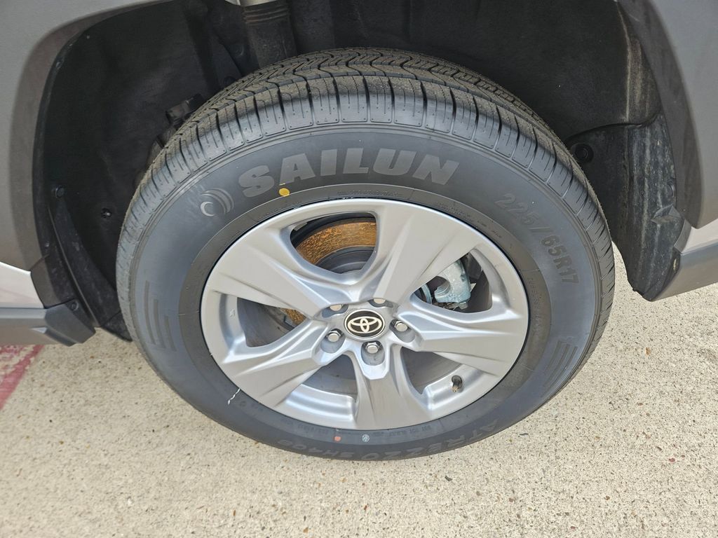 Thumbnail: 2025 Toyota RAV4 - 25