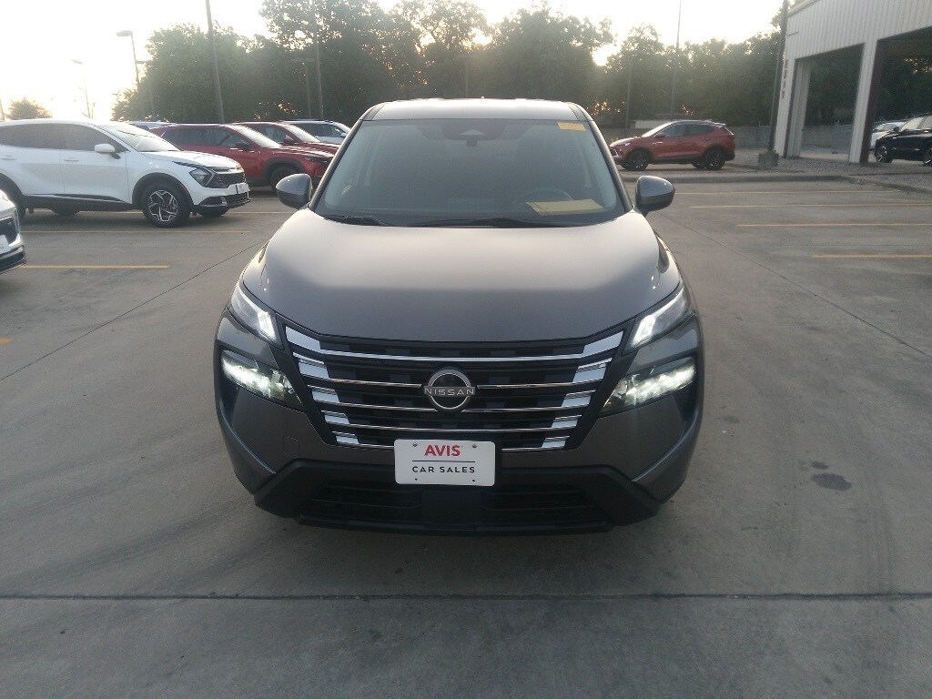 2024 Nissan Rogue SV photo 2