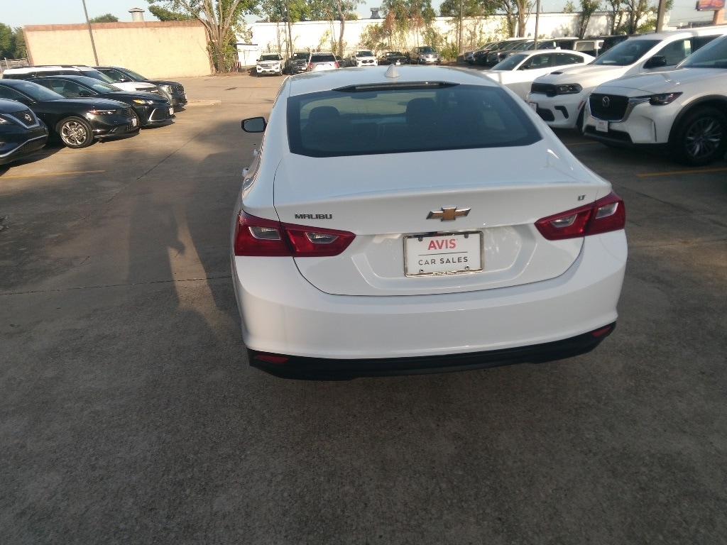 Thumbnail: 2023 Chevrolet Malibu - 5