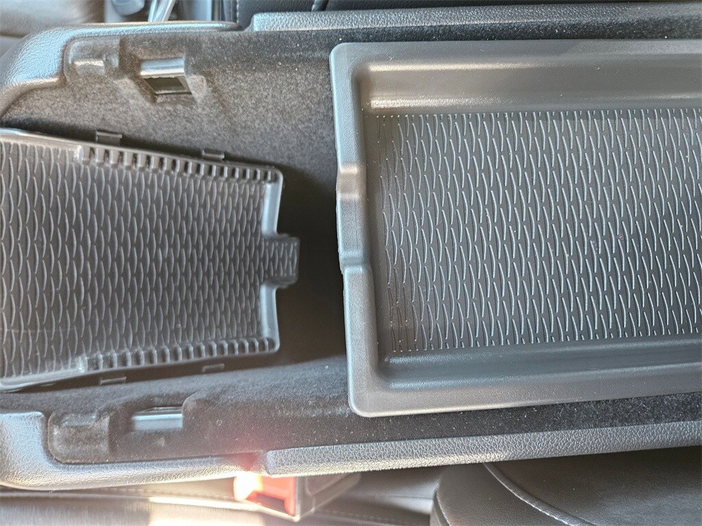 Thumbnail: 2023 Cadillac XT4 - 27