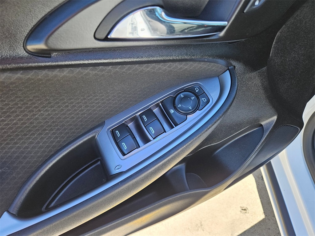 Thumbnail: 2024 Chevrolet Malibu - 15