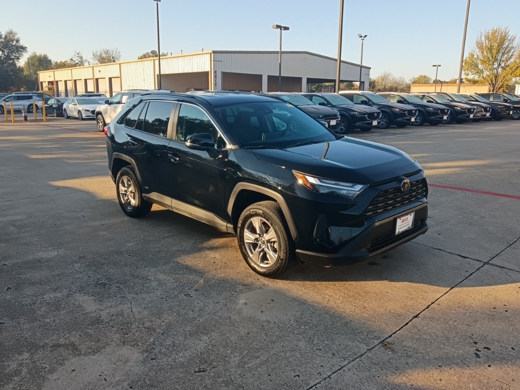 Thumbnail: 2025 Toyota RAV4 - 6