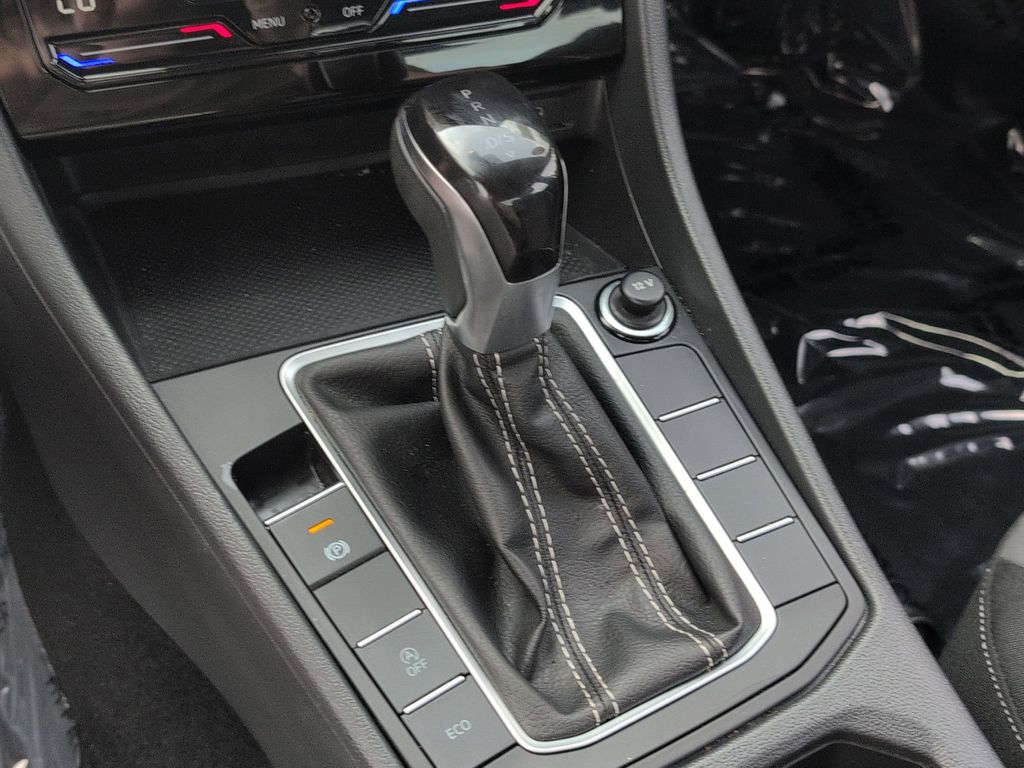 Thumbnail: 2025 Volkswagen Jetta - 19