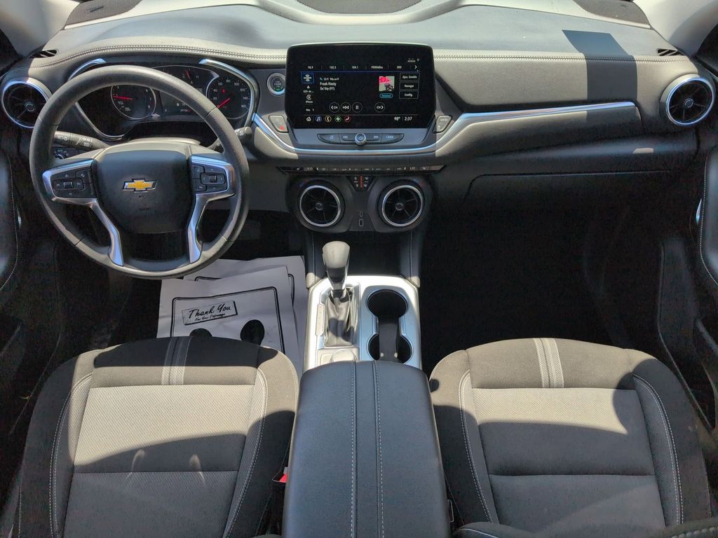Thumbnail: 2025 Chevrolet Blazer - 25