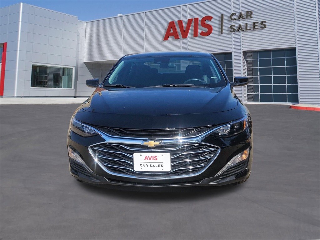 2024 Chevrolet Malibu 1LT photo 2