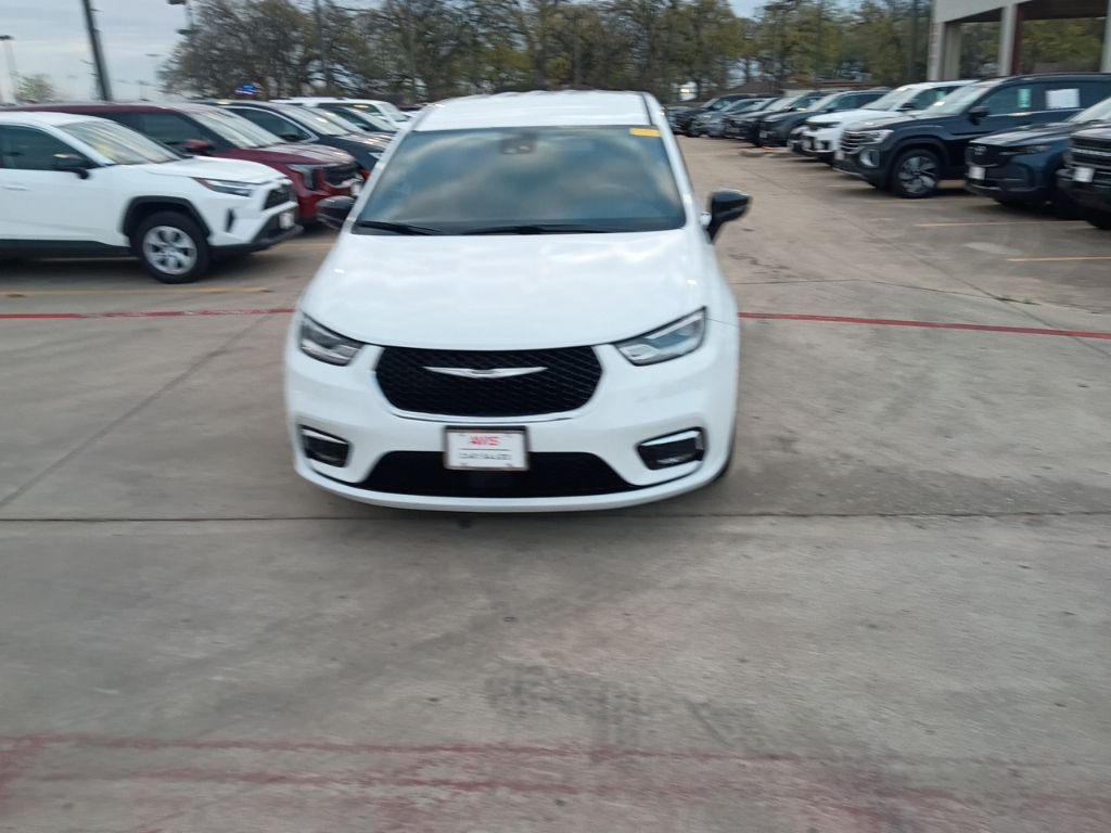 Thumbnail: 2025 Chrysler Pacifica - 5