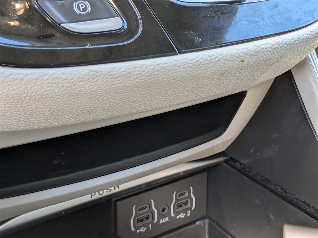 Thumbnail: 2021 Chrysler Pacifica - 22