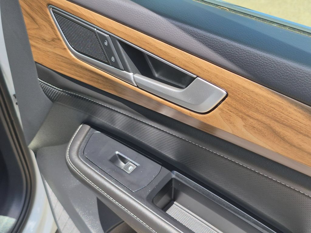 Thumbnail: 2025 Volkswagen Atlas - 33