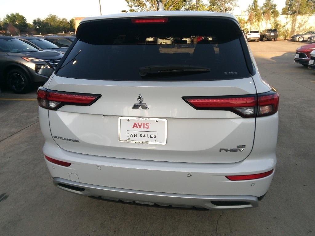 Thumbnail: 2023 Mitsubishi Outlander - 6