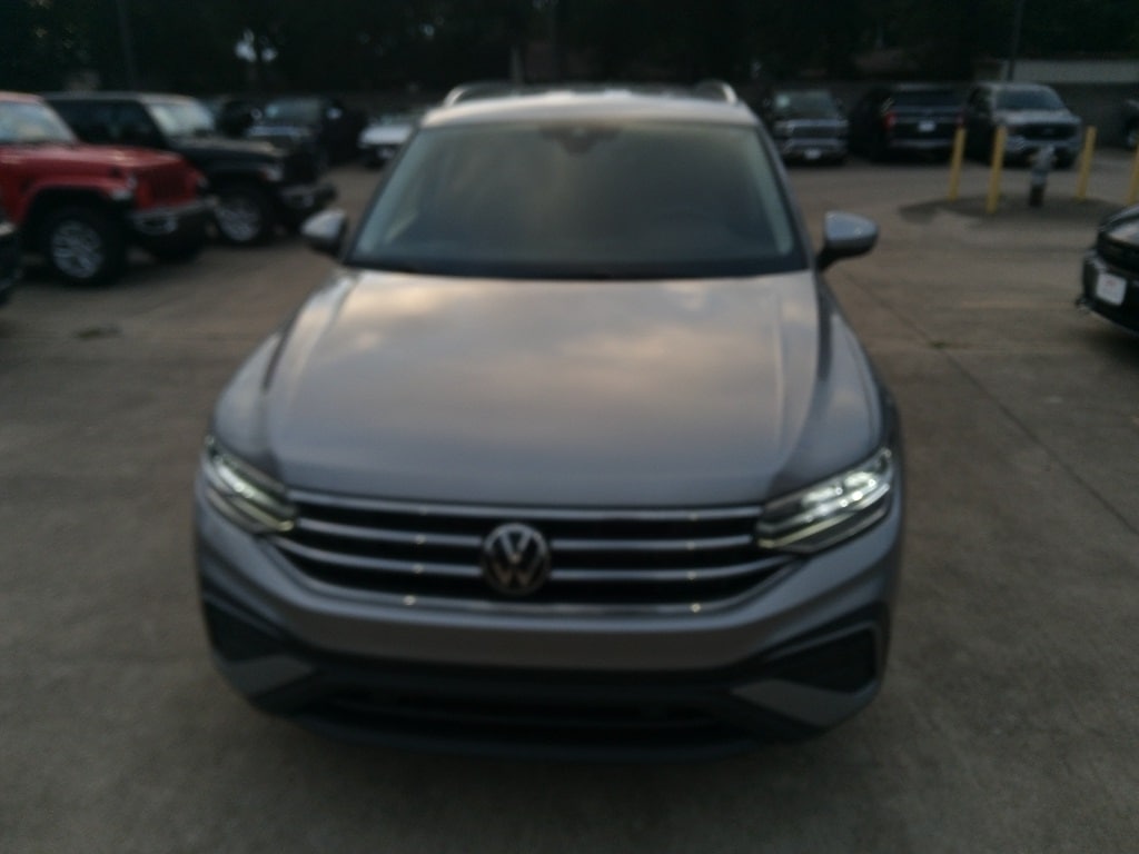 Thumbnail: 2024 Volkswagen Tiguan - 2