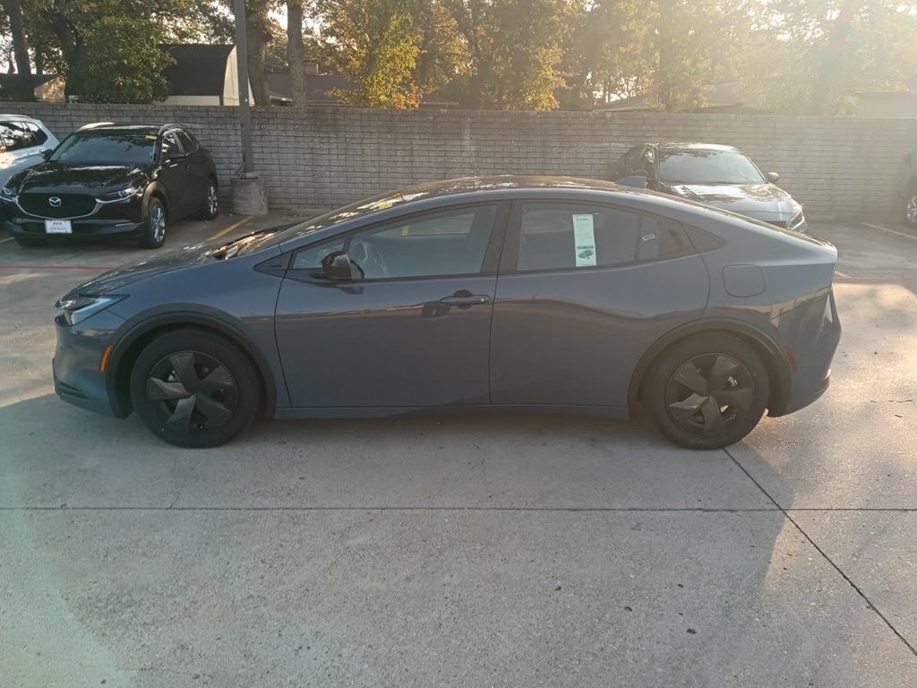 Thumbnail: 2025 Toyota Prius - 4