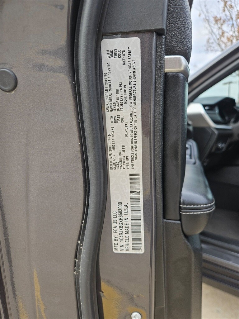 Thumbnail: 2024 Jeep Grand Cherokee L - 30