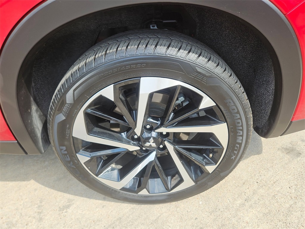 Thumbnail: 2024 Mitsubishi Outlander - 33